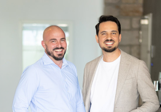 NOVUM DIGITAL® Geschäftsführer Marcel Hühn und Marcus Pokorny in der Villa Nova